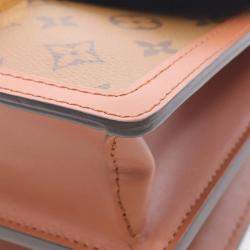 مملوكة مسبقًا حقيبة لوي فيتون دوفين قماش مونوغرام بني MM للكتف