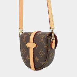 مملوكة مسبقًا حقيبة لوي فويتون مايكرو شانتلي مونوجرام أحمر