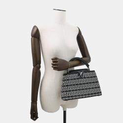 Pre Owned Louis Vuitton Capucines Noir/White Leather Size BB