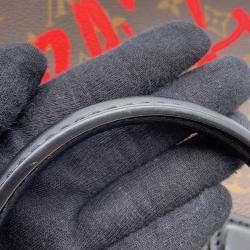 Pre Owned Louis Vuitton Fall In Love Onthego Red Monogram Size MM