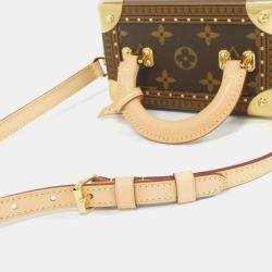 مملوكة مسبقًا Louis Vuitton Monogram Camera Box Shoulder Bag