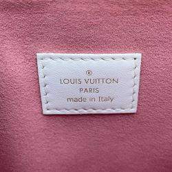 مملوكة مسبقًا Louis Vuitton Coussin Pm Monogram Lamb Leather Shoulder Bag White