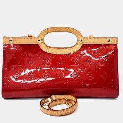 مملوكة مسبقًا Louis Vuitton Red Leather Vernis Roxbury Drive
