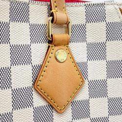 مملوكة مسبقًا لوي فيتون كانفاس أبيض آزور كالفن