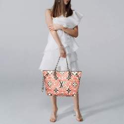 Pre Owned حقيبة لوي فيتون كرافتي نيفرفول NM إصدار محدود كانفاس مونوغرامي جاينت  كريمي/ أحمر MM