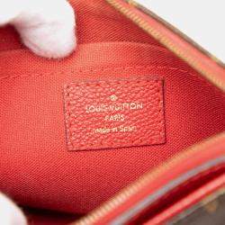 مملوكة مسبقًا حقيبة لويس فيتون كلاتش بيلاس مونوغرام أحمر بني