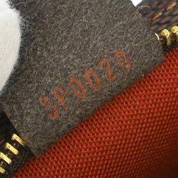 مملوكة مسبقًا Louis Vuitton Damier Trousse Makeup Handbag