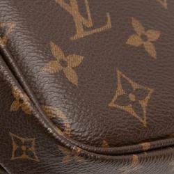 مملوكة مسبقًا حقيبة لوي فيتون مولتي بوشيت أسيسوار بني مونوغرام
