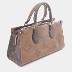 مملوكة مسبقًا حقيبة ماركة لويس فيتون أون ذا جو مونوغرام جاينت ريفيرس بني قماش مغلف