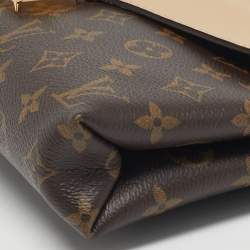 مملوكة مسبقًا Louis Vuitton Pallas Chain Dune Monogram Canvas Bag