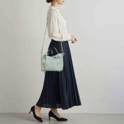 مملوكة مسبقًا حقيبة لوي فيتون هينا بي إم جلد ماهينا أسود مونوغرامي