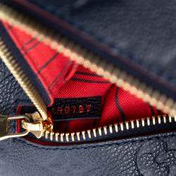 مملوكة مسبقًا حقيبة لوي فيتون بوتشيت ميتيس إمبراينت زرقاء مونوجرام