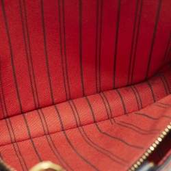 مملوكة مسبقًا حقيبة لويس فيتون مونتيجن بي بي مونوجرام إمبرانت جلد أزرق إنفيني