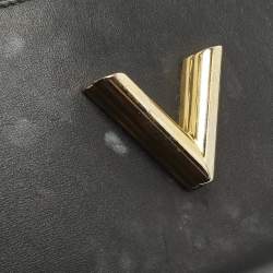 مملوكة مسبقًا Louis Vuitton Twist MM Black Monogram Canvas and Leather Bag