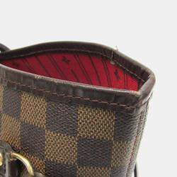 مملوكة مسبقًا حقيبة لوي فيتون داميير نيفرفول مبطنة بنية إبن مع حزام طويل بنية اللون وتفاصيل بال لون البني