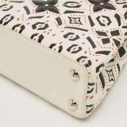 Pre Owned حقيبة لوي فيتون كابوسينز BB زهرة جلد أبيض/أسود