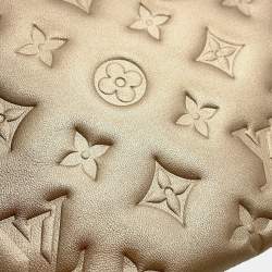 مملوكة مسبقًا وسادة لويس فويتون ذهب جلد الحمل الصغير بي بي