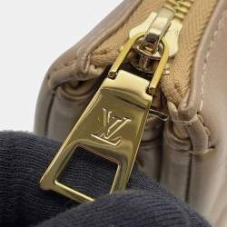 مملوكة مسبقًا وسادة لويس فويتون ذهب جلد الحمل الصغير بي بي