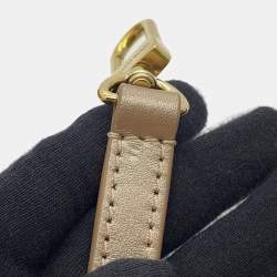 مملوكة مسبقًا وسادة لويس فويتون ذهب جلد الحمل الصغير بي بي