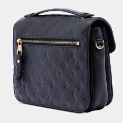 مملوكة مسبقًا حقيبة لوي فيتون بوكيت ميتيس مونوجرام إمبوانت سوداء