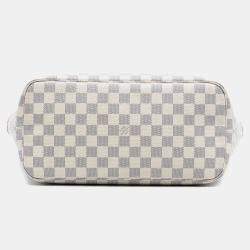 مملوكة مسبقًا حقيبة لوي فيتون نيفرفول أزور دامير بيضاء متوسطة الحجم