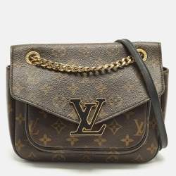 مملوكة مسبقًا حقيبة لوي فيتون باسّي كانفاس مونوجرامي