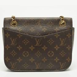 مملوكة مسبقًا حقيبة لوي فيتون باسّي كانفاس مونوجرامي