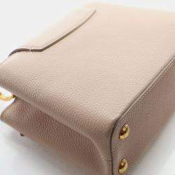 مملوكة مسبقًا Louis Vuitton Studded Taurillon Capucines BB