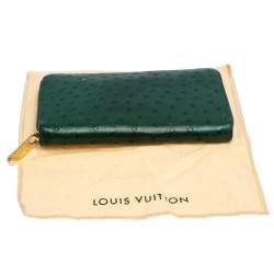 مملوكة مسبقًا محفظة لوي فيتون زيبي جلد نعام خضراء