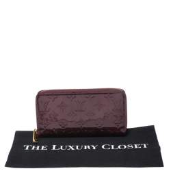 مملوكة مسبقًا Louis Vuitton Rouge Fauviste Monogram Vernis Zippy Wallet
