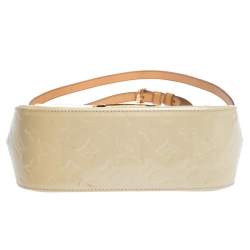 مملوكة مسبقًا Louis Vuitton Blanc Corail Monogram Vernis Bellflower PM Bag