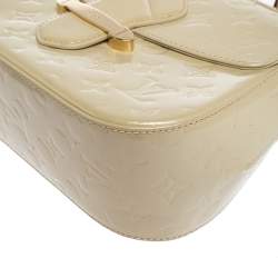 مملوكة مسبقًا Louis Vuitton Blanc Corail Monogram Vernis Bellflower PM Bag