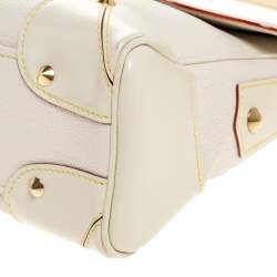 Pre Owned حقيبة لوي فيتون لو إيسنسيال جلد سوهالي بيضاء صغيرة