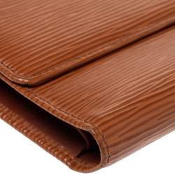 مملوكة مسبقًا Louis Vuitton Cipango Gold Epi Leather Flap Continental Wallet