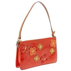 مملوكة مسبقًا Louis Vuitton Red Monogram Vernis Lexington Fleurs Pochette Bag