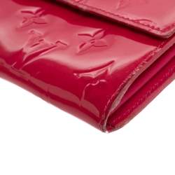 مملوكة مسبقًا Louis Vuitton Rose Pop Monogram Vernis Sarah Wallet