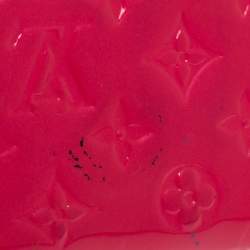 مملوكة مسبقًا Louis Vuitton Rose Pop Monogram Vernis Sarah Wallet