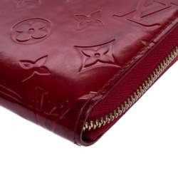 مملوكة مسبقًا محفظة لوي فيتون "زيبي" جلد لامع مونوغرامي أحمر 