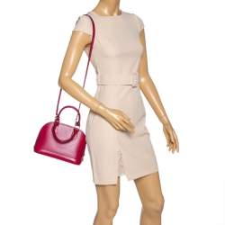 مملوكة مسبقًا حقيبة لوي فيتون "ألما بي بي" جلد إيبي أحمر 