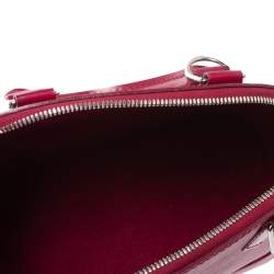 مملوكة مسبقًا حقيبة لوي فيتون "ألما بي بي" جلد إيبي أحمر 