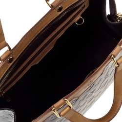 مملوكة مسبقًا حقيبة لوي فيتون "بريا جي إم" جلد لامع مونوغرامي عنابي