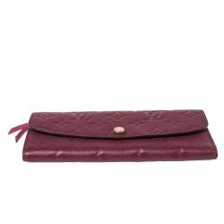 مملوكة مسبقًا محفظة لوي فيتون "ايميلي" جلد مطبوع مونوغرامي عنابي