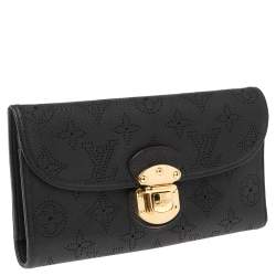 مملوكة مسبقًا Louis Vuitton Black Monogram Mahina Leather Amelia Wallet