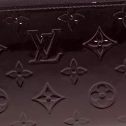 مملوكة مسبقًا محفظة لوي فيتون "زيبي" جلد لامع مونوغرامي عنابي 