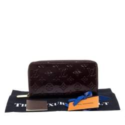 مملوكة مسبقًا محفظة لوي فيتون "زيبي" جلد لامع مونوغرامي عنابي 