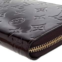 مملوكة مسبقًا محفظة لوي فيتون "زيبي" جلد لامع مونوغرامي عنابي 