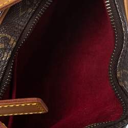 مملوكة مسبقًا Louis Vuitton Monogram Canvas Croissant PM Bag