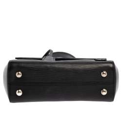 مملوكة مسبقًا Louis Vuitton Black Epi Leather Cluny BB Bag