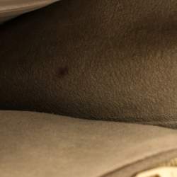 Pre Owned حقيبة كلتش لوي فيتون لويد جل ذهبي ميتاليك