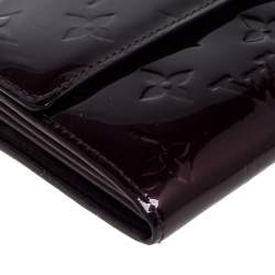 مملوكة مسبقًا Louis Vuitton Amarante Monogram Vernis Sarah Wallet